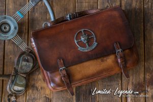 Ledertasche mit original Jaguar Drivers Club Emblem 1150,- €