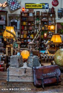 Skulpturen auf Steinsockel der "Gas-Off-Collection" mit originalen Zapfpistolen von 1910 - 1950 / © Dirk Patschkowski / Limited-Legends / Preise u. Abmessungen folgen