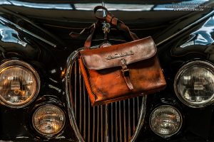 Ledertasche mit original Jaguar Emblem (Schriftzug) 980,- €