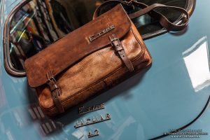 Ledertasche mit original Jaguar Emblem 1200,- €