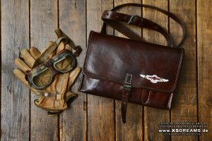 Ledertasche mit original Lagonda Emblem 980,- €