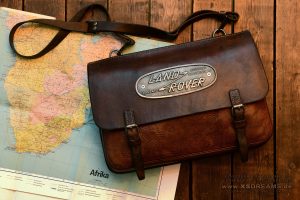 Ledertsche mit original Land Rover Emblem 980,- €