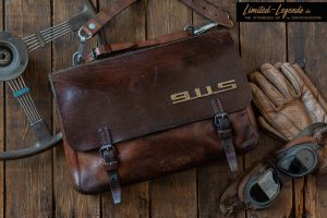 Ledertasche von 1938 mit original 911S Emblem 1180,- €