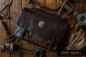 Ledertasche von 1940 mit original Alfa Emblem 980,- €